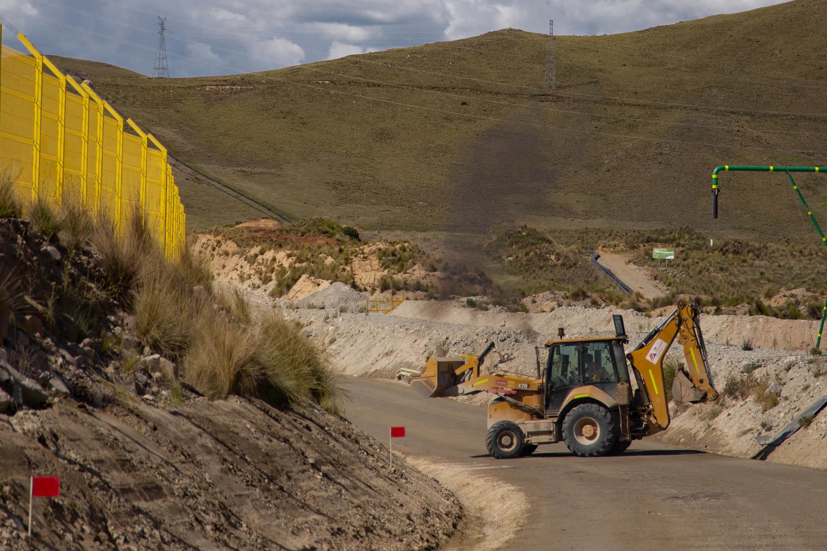 Proyectos de TM Maquinaria — movimiento de tierras y obras civiles en Espinar, Cusco