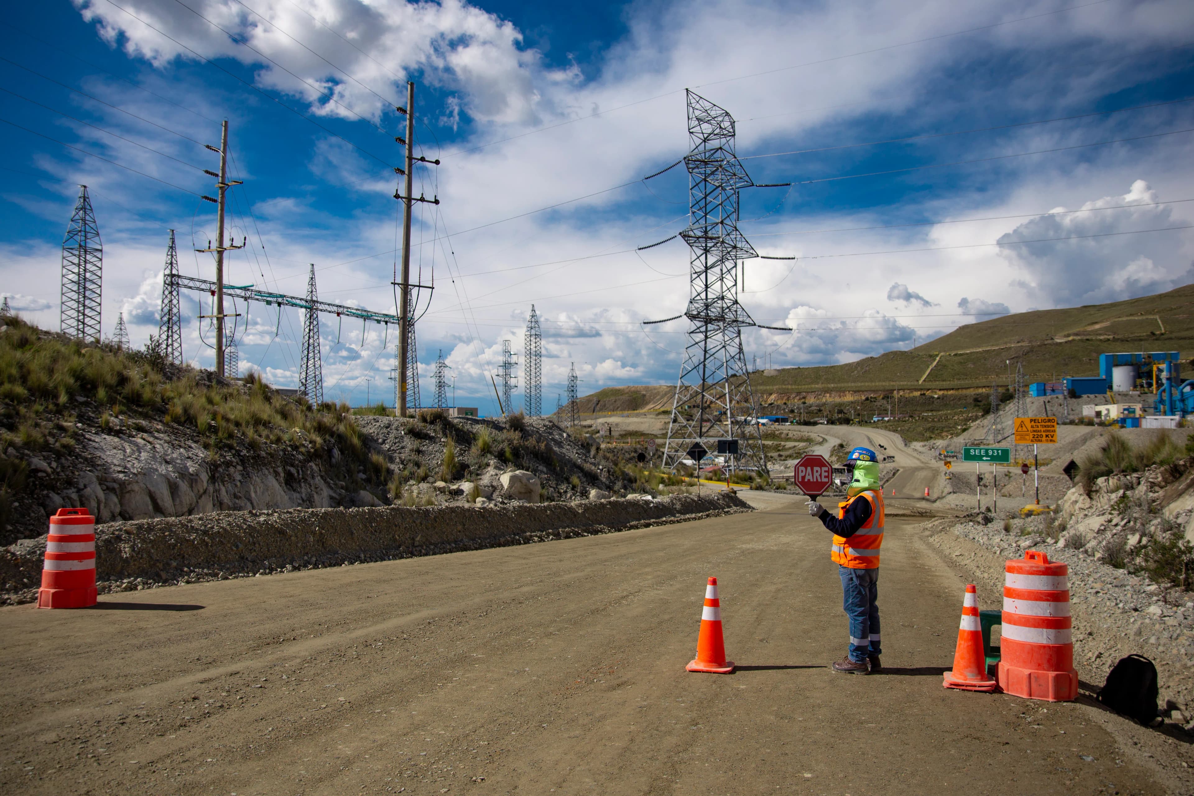 Control Vial con Torres de Alta Tensión — TM Maquinaria